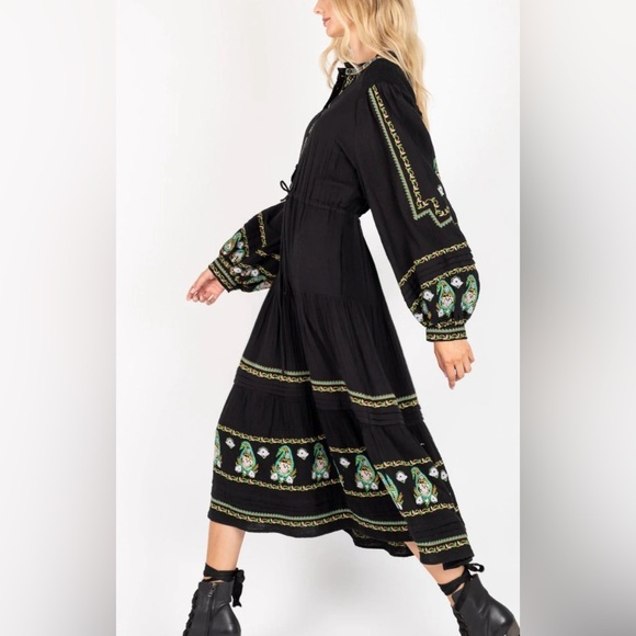 Secret Mission Felicia Maxi Dress Black with Paisley Embroidery Size M NWT - Picture 4 of 10